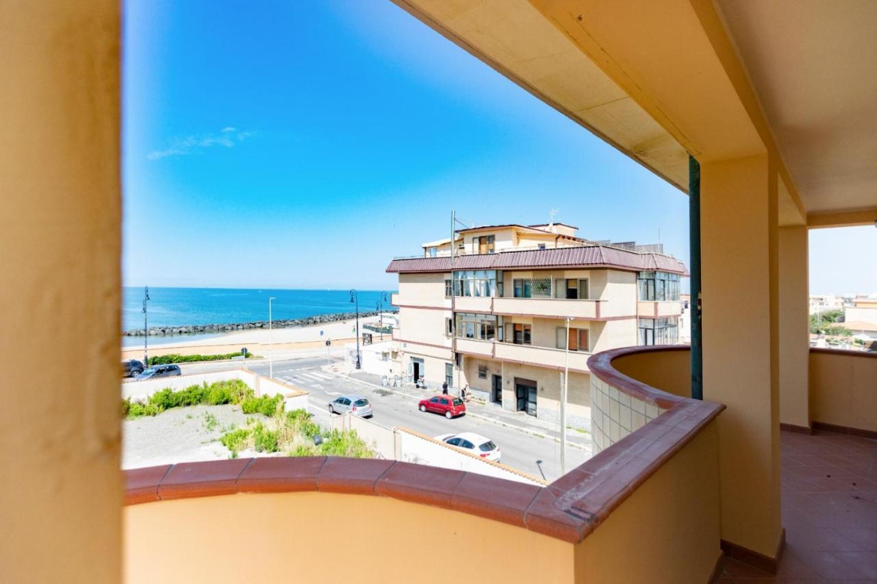 Waterfront House Fiumicino Apartment ภายนอก รูปภาพ